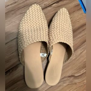 Beige women’s flats